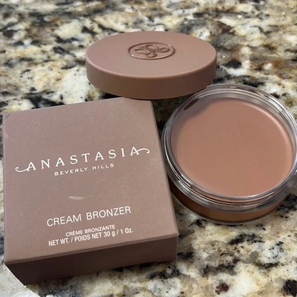 Anastasia Beverly Hills Tan Skincare Essential